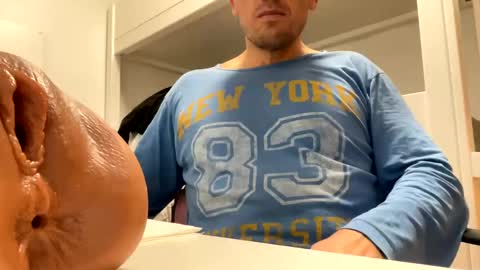 Snapshot of tatuador40 chatting on December 2, 2024, 11:18 pm Tatuador40 online show from December 2, 2024, 11:18 pm