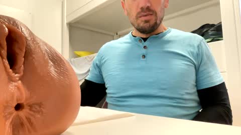 Snapshot of tatuador40 chatting on December 14, 2024, 2:31 pm Tatuador40 online show from December 14, 2024, 2:31 pm