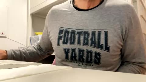 Snapshot of tatuador40 chatting on February 9, 2025, 11:25 pm Tatuador40 online show from February 9, 2025, 11:25 pm