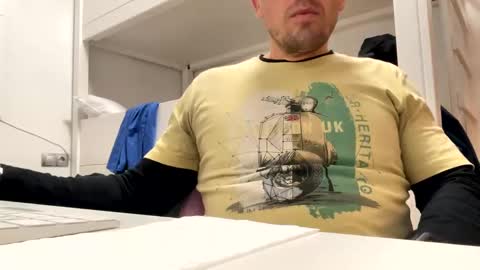 Snapshot of tatuador40 chatting on February 28, 2025, 11:56 pm Tatuador40 online show from February 28, 2025, 11:56 pm