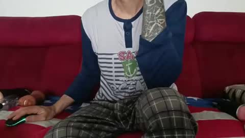 Tatuado20cm online show from March 18, 2026, 6:16 am