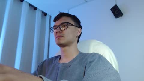 taurus4k online show from November 16, 2025, 7:58 am