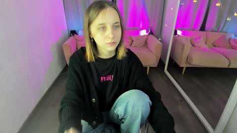 Snapshot of taya_grey chatting on November 12, 2025, 1:00 pm Taya online show from November 12, 2025, 1:00 pm