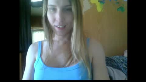 Snapshot of taylafox chatting on January 4, 2025, 6:19 pm taylafox online show from January 4, 2025, 6:19 pm
