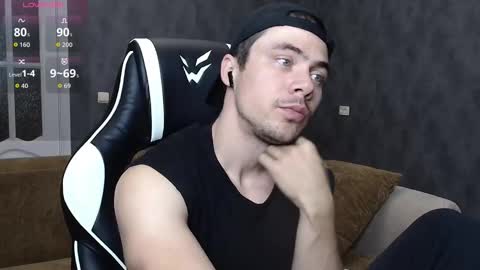 Snapshot of tayler_durden_1 chatting on September 19, 2025, 4:25 am ... online show from September 19, 2025, 4:25 am