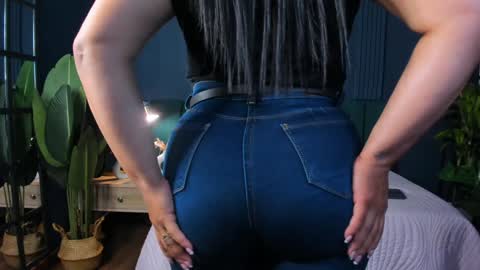 Taylor Bennet online show from February 1, 2025, 6:08 pm