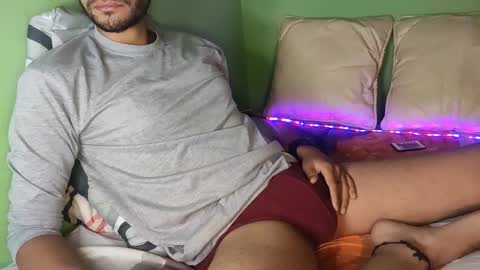 Snapshot of taylor_blaze94 chatting on February 8, 2026, 1:42 am Taylor online show from February 8, 2026, 1:42 am