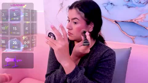 taylor_cupper_ online show from November 12, 2025, 4:35 am