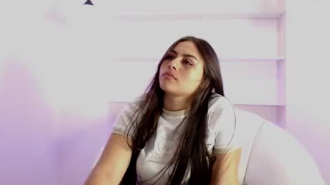 Snapshot of taylor_kelce chatting on December 3, 2025, 12:14 pm Taylor keice online show from December 3, 2025, 12:14 pm