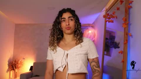 Snapshot of taylormich1 chatting on October 27, 2025, 10:25 pm taylormichell online show from October 27, 2025, 10:25 pm