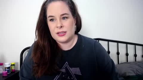 Taylor Michaels online show from September 30, 2025, 2:27 am