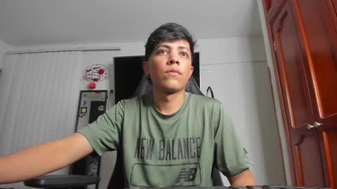 Snapshot of taylorsorf chatting on December 11, 2024, 11:32 pm taylorsorf online show from December 11, 2024, 11:32 pm