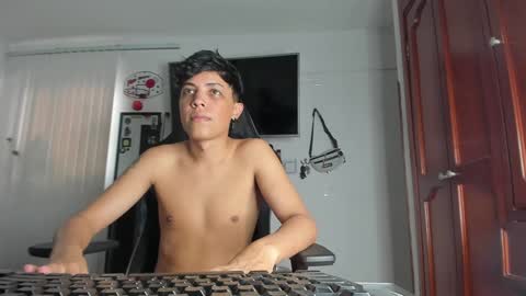 Snapshot of taylorsorf chatting on December 19, 2024, 9:28 pm taylorsorf online show from December 19, 2024, 9:28 pm