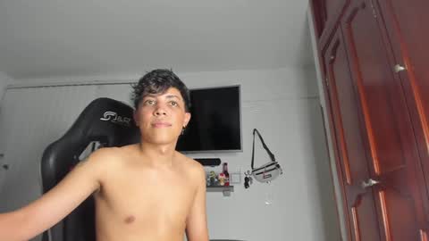 Snapshot of taylorsorf chatting on December 20, 2024, 12:30 am taylorsorf online show from December 20, 2024, 12:30 am