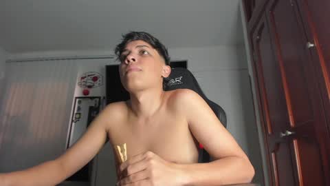 Snapshot of taylorsorf chatting on January 13, 2025, 10:35 pm taylorsorf online show from January 13, 2025, 10:35 pm