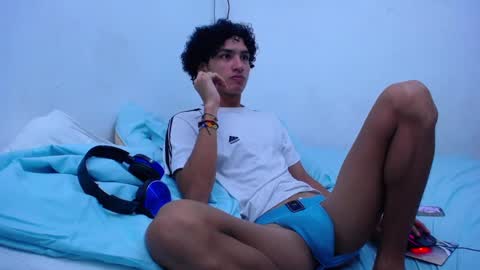 Snapshot of tayronx33 chatting on January 7, 2025, 2:51 pm Tayron online show from January 7, 2025, 2:51 pm