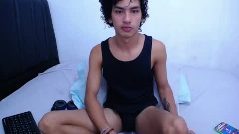 Snapshot of tayronx33 chatting on January 16, 2025, 8:25 pm Tayron online show from January 16, 2025, 8:25 pm