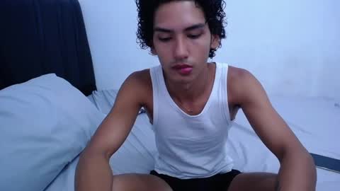 Snapshot of tayronx33 chatting on February 16, 2025, 3:38 pm Tayron online show from February 16, 2025, 3:38 pm