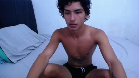 Snapshot of tayronx33 chatting on February 17, 2025, 12:21 am Tayron online show from February 17, 2025, 12:21 am