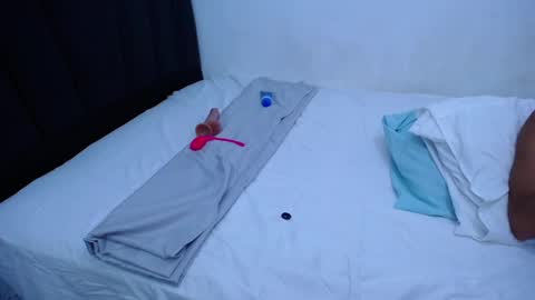 Snapshot of tayronx33 chatting on February 27, 2025, 4:21 pm Tayron online show from February 27, 2025, 4:21 pm