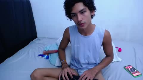 Snapshot of tayronx33 chatting on March 3, 2025, 5:39 pm Tayron online show from March 3, 2025, 5:39 pm