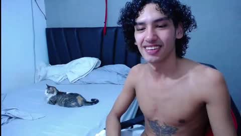 Snapshot of tayronx33 chatting on September 19, 2025, 6:52 pm Tayron online show from September 19, 2025, 6:52 pm