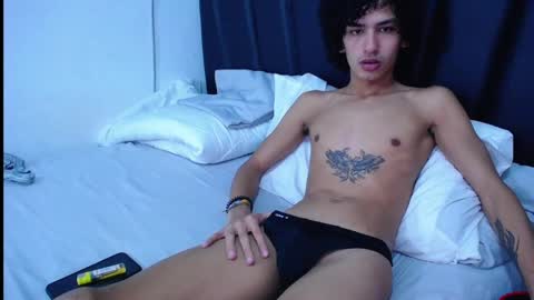 Snapshot of tayronx33 chatting on September 30, 2025, 5:40 pm Tayron online show from September 30, 2025, 5:40 pm