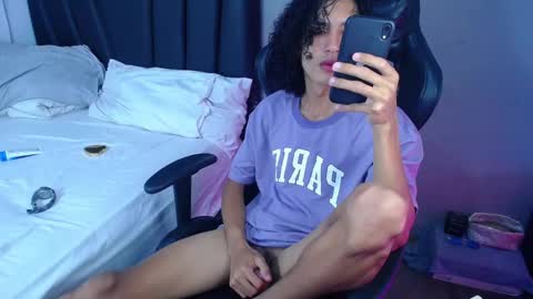 Tayron online show from March 21, 2026, 5:38 pm