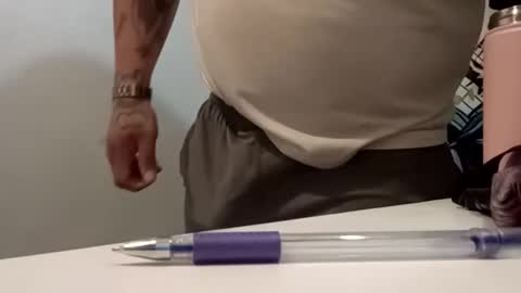 Big boi sexy online show from December 1, 2025, 11:48 am