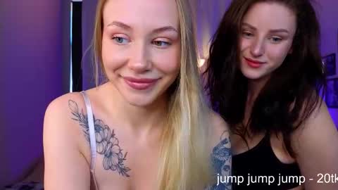 Snapshot of tease_mode chatting on October 17, 2025, 1:03 pm Eva  Emilia online show from October 17, 2025, 1:03 pm