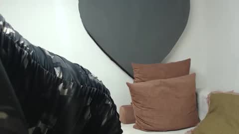 ALICIA--- online show from November 20, 2025, 6:35 am