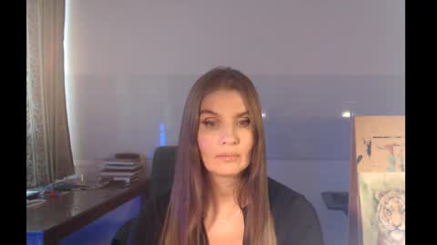 teasingelly online show from October 6, 2025, 9:18 am