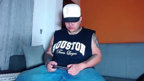 Charlee He online show from March 2, 2026, 10:22 am