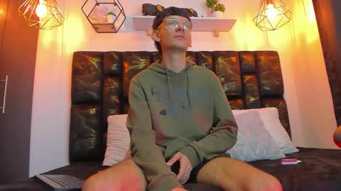 Smith online show from December 5, 2025, 11:30 am