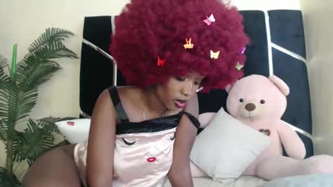 Snapshot of teelouh chatting on April 21, 2026, 7:03 am Kittie online show from April 21, 2026, 7:03 am