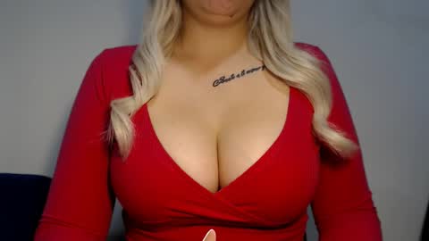 Snapshot of teeyara_ chatting on October 11, 2025, 6:45 am Teeyara online show from October 11, 2025, 6:45 am