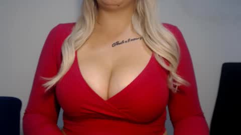 Snapshot of teeyara_ chatting on October 12, 2025, 6:45 am Teeyara online show from October 12, 2025, 6:45 am