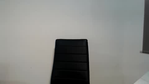 Snapshot of teeyara_ chatting on December 2, 2025, 7:53 pm Teeyara online show from December 2, 2025, 7:53 pm