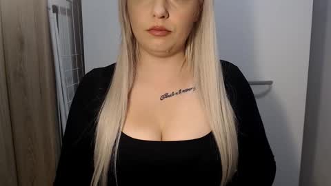 Snapshot of teeyara_ chatting on February 2, 2026, 5:55 pm Teeyara online show from February 2, 2026, 5:55 pm