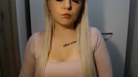 Snapshot of teeyara_ chatting on February 9, 2026, 4:55 pm Teeyara online show from February 9, 2026, 4:55 pm