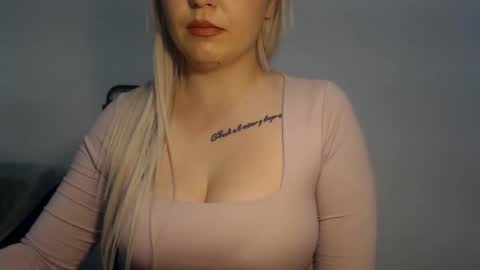 Snapshot of teeyara_ chatting on February 10, 2026, 6:45 pm Teeyara online show from February 10, 2026, 6:45 pm