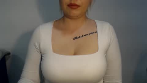 Snapshot of teeyara_ chatting on February 11, 2026, 5:29 pm Teeyara online show from February 11, 2026, 5:29 pm