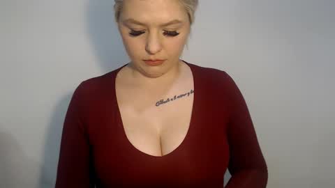 Snapshot of teeyara_ chatting on February 14, 2026, 12:24 pm Teeyara online show from February 14, 2026, 12:24 pm