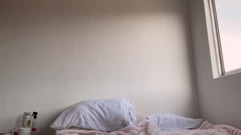 Amy No penetration Virgiin giirl online show from September 25, 2025, 12:31 pm