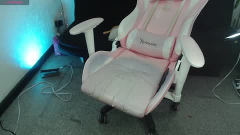 tefy_bratz online show from January 22, 2025, 7:57 am