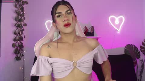 tefy_bratz online show from February 4, 2025, 4:37 am