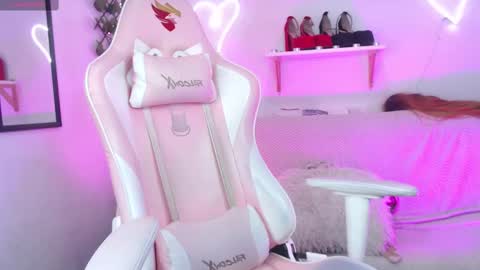 tefy_bratz online show from February 11, 2025, 6:33 pm