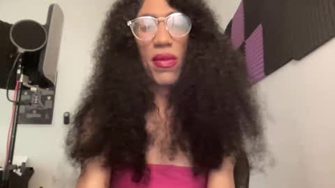 Tehani Bentley online show from November 14, 2025, 10:51 pm