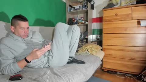 Virg Lszl online show from October 28, 2025, 2:37 am