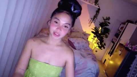 temptessa20 online show from November 16, 2025, 3:28 pm